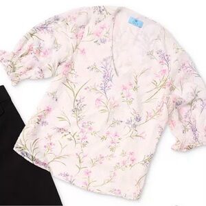 CeCe NWT Women's Swiss-Dot Floral-Print Blouse!